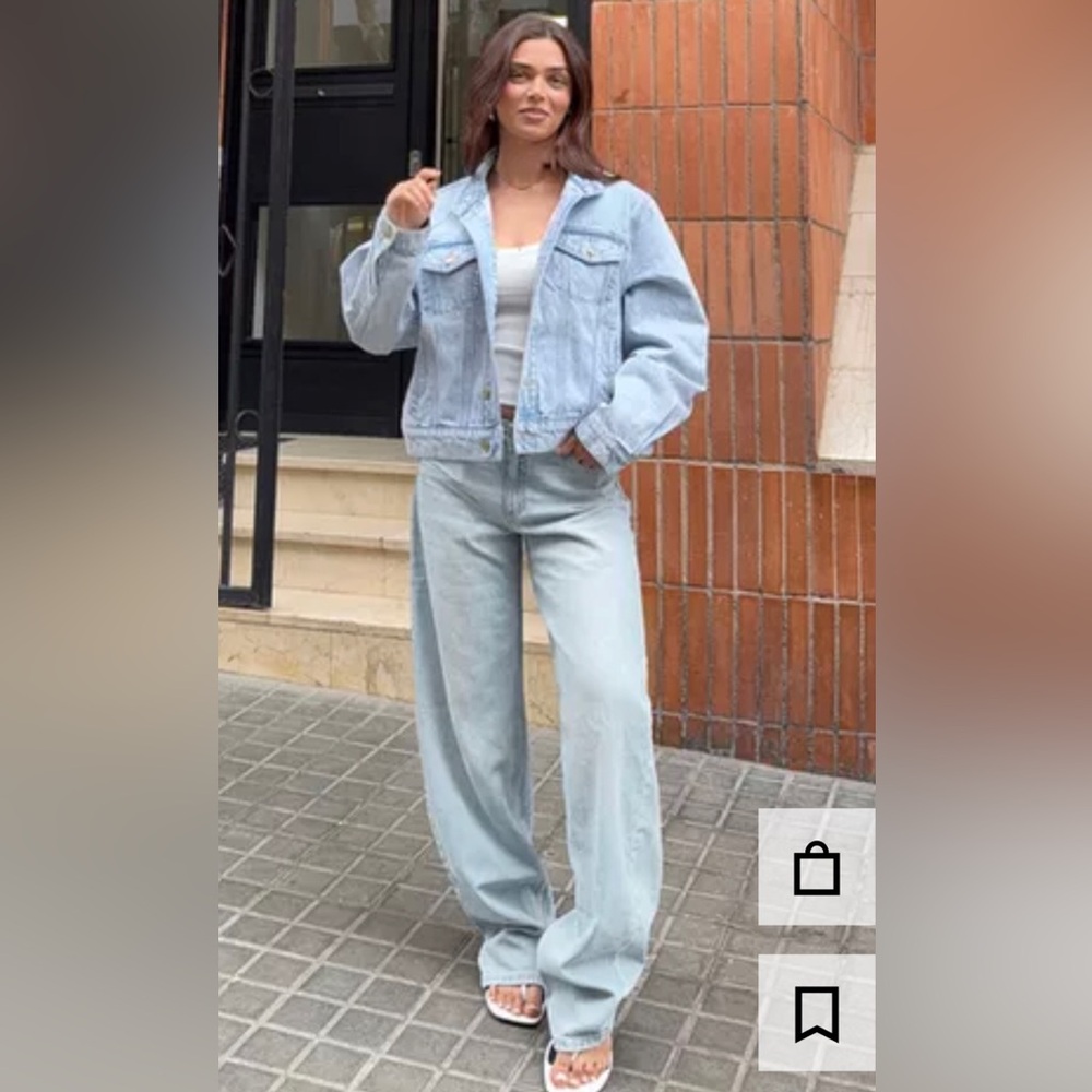 Bershka Light Wash Denim Wide Leg Jeans 4 - Picture 1 of 8